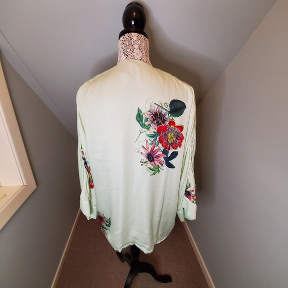 Kimono - Picture 2 of 4